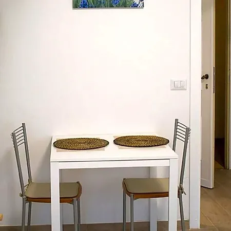 Apartament Maison 37 *